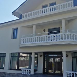 Villa Agropensiunea Ozon à Piatra Neamţ Exterior photo