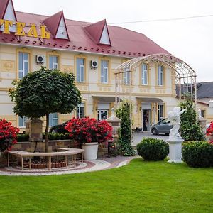 Hotel Staryj Kosiv à Staryi Kosiv Exterior photo