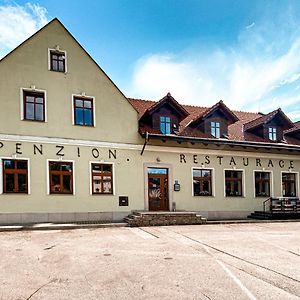 Hotel Penzion A Restaurace U Reky à Ledeč nad Sázavou Exterior photo