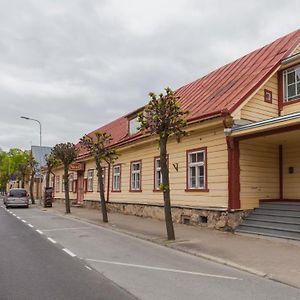 Hotel Puhkekodu nr.17 à Võru Exterior photo