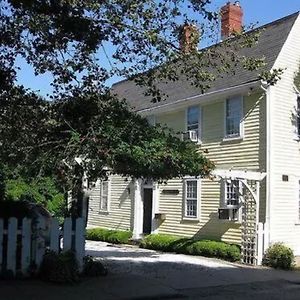 Admiral Farragut Inn Tour de Tour de Newport Exterior photo