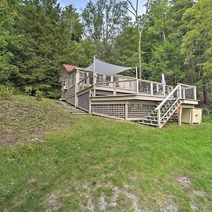 Villa Cozy Stockbridge Cabin - Walk To Beach And Lake! Exterior photo