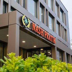 Nash Pratik Hotel Vernier Exterior photo