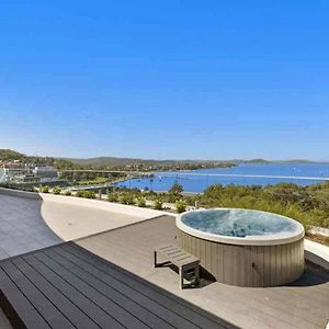 Appartement Stylish Penthouse With Views & Jacuzzi à Gosford Exterior photo