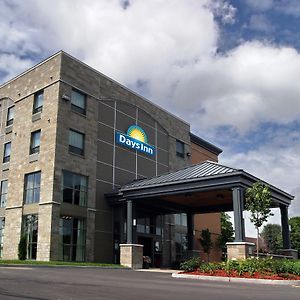 Days Inn By Wyndham Lévis Exterior photo