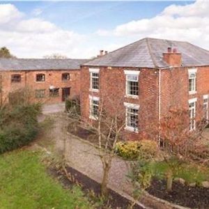 Bed and Breakfast Hopley House à Middlewich Exterior photo