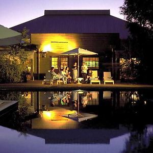 Outback Hotel & Lodge Uluru Exterior photo