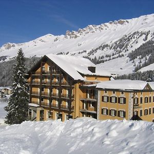 Hotel Alpina Parpan Exterior photo