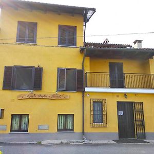 Bed and Breakfast Spighe Paglia E Girasole à Candia Canavese Exterior photo