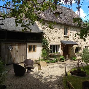 Bed and Breakfast La Ferme Les Mamours à La Bastide-l'Eveque Exterior photo