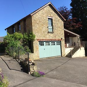 Bed and Breakfast Parkfield à Chepstow Exterior photo