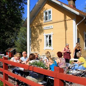 Hotel Hajstorp Slusscafé&Vandrarhem à Töreboda Exterior photo