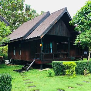 Hotel Baan Maikhiangphu Wang Nam Khiao à Nakhon Ratchasima Exterior photo