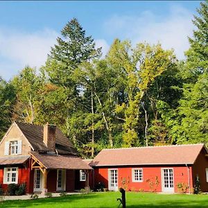 Bed and Breakfast Maison canadienne à Salbris Exterior photo