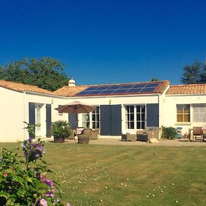 Bed and Breakfast Chambre d'Hôte La Rivière Morin à La Caillère Exterior photo