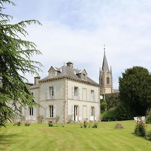 Bed and Breakfast Les Hôtes du Prieuré à Treize-Vents Exterior photo