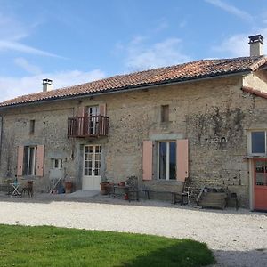 Bed and Breakfast La Foret à Alloué Exterior photo