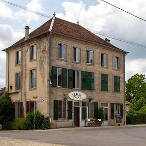 Bed and Breakfast Le Voilà à Melay  Exterior photo