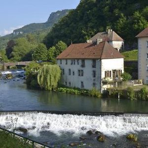 Bed and breakfast Au fil de Lods Exterior photo