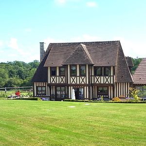 Bed and Breakfast L'Herbe aux Vaches à Saint-Pierre-Azif Exterior photo