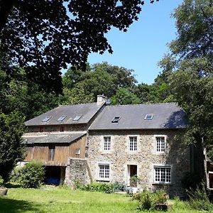 Bed and Breakfast Le vieux moulin à Goudelin Exterior photo