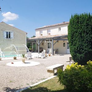 Bed and Breakfast Les Lavandières à Saint-Hilaire-la-Palud Exterior photo