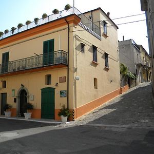 Bed and Breakfast La Casa Dellamericano - Casa D'Epoca Anni '30 à Aliano Exterior photo