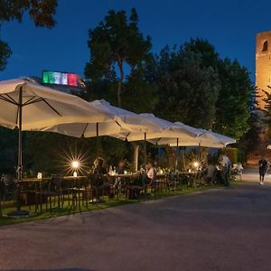 Hotel Osteria Belvedere à San Leo Exterior photo