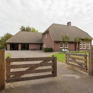 Luxurious holiday home in the middle of the Leenderbos nature reserve, near quiet Leende Exterior photo