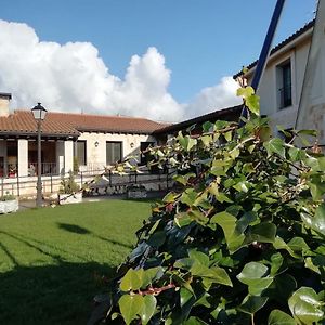 Hotel Alojamiento Rural La Henera à San Juan de Ortega Exterior photo