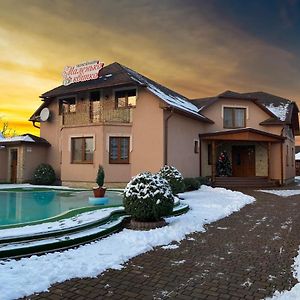 Bed and Breakfast Пансіонат Маленька Квітка Kis Virag Panzio à Velyka Byyhan' Exterior photo