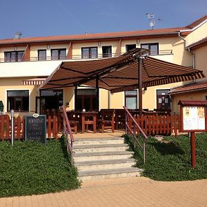 Active Wellness hotel U zlaté rybky Vyškov Exterior photo