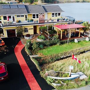 Birds Of A Feather Victoria Oceanfront Studio Suites Colwood Exterior photo