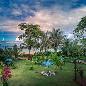 Bed and Breakfast Oasis Bluff Beach à Bocas del Toro Exterior photo