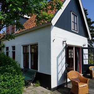 Lovely Holiday Home In Hindeloopen Exterior photo