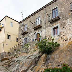 Villa Casa vacanze Ai Valàti à Geraci Siculo Exterior photo