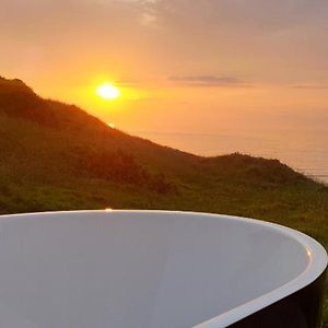 Villa Seaview Retreat -Amazing Ocean Views And Outdoor Bath à Waiuku Exterior photo