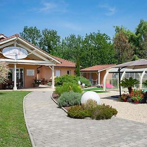 Hotel Ogle Pillebois à Montrevel-en-Bresse Exterior photo