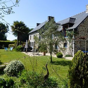 Bed and Breakfast Les Petites Chapelles à Saint-Pierre-de-Plesguen Exterior photo