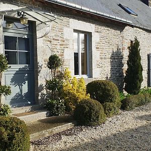 Bed and Breakfast Chambre d'hôtes de la Bigottière à Madré Exterior photo