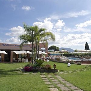 Hotel Ristorante Al Canto Delle Sirene Terracine Exterior photo