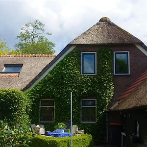 Bed and Breakfast De Aardigeyt à Giethoorn Exterior photo