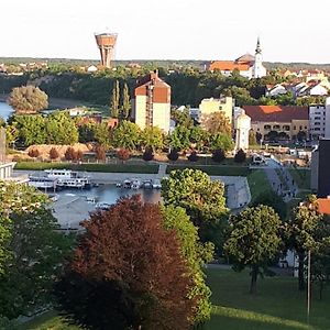 Appartement Apartman Panorama à Vukovar Exterior photo