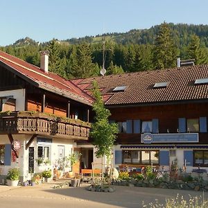 Hotel Nagelfluhhaus Hirsch à Gunzesried Exterior photo