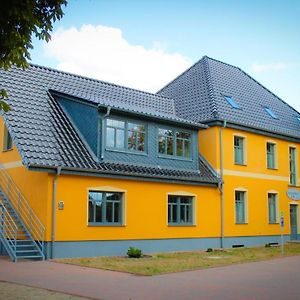 Hotel Gaestehaus Burgblick à Neustadt-Glewe Exterior photo