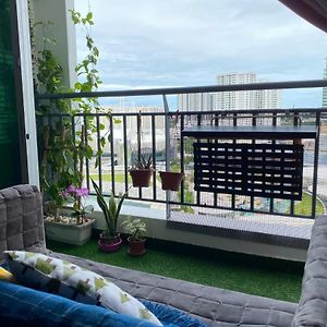 Appartement Tr Penang House For Large Family Getaways à Bayan Lepas Exterior photo