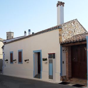 Domus Petrarca Guesthouse Serramanna Exterior photo