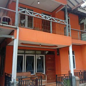 Villa Pondok Orange Ciwidey à Bandung Exterior photo