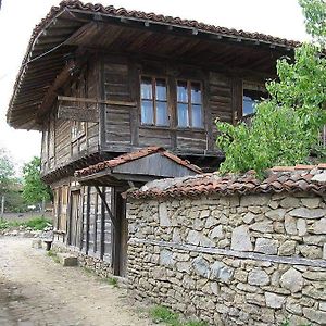 Hotel Къщата На Художника à Zheravna Exterior photo