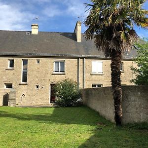 Gîte Manava - grande maison avec jardin en centre ville Valognes Exterior photo